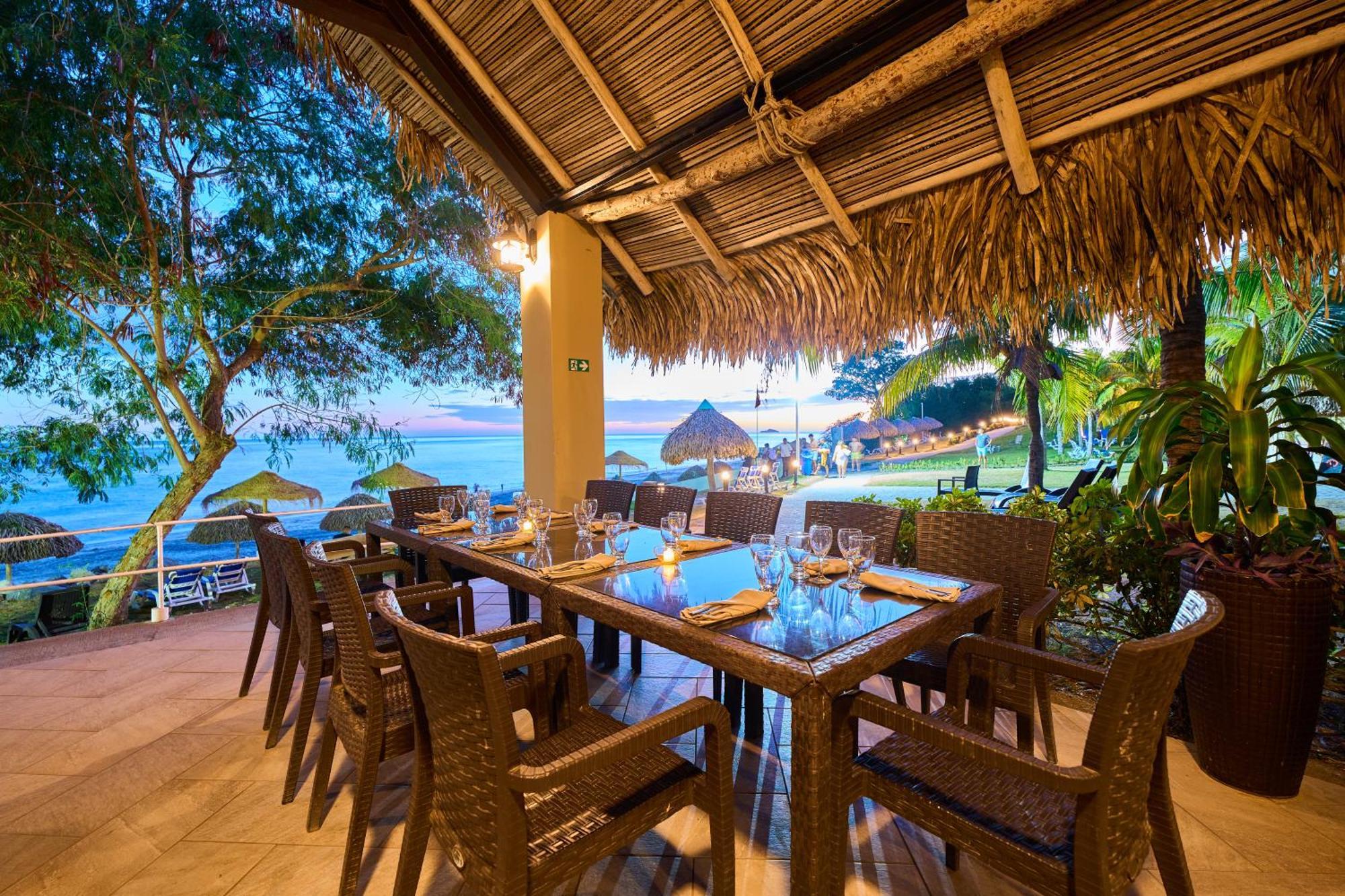 Gran Evenia Bijao Ξενοδοχείο Santa Clara  Εξωτερικό φωτογραφία The Beachfront Restaurant