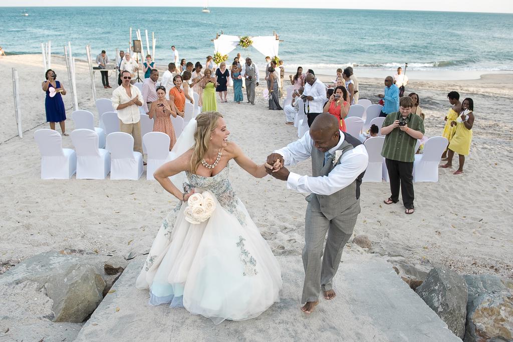 Gran Evenia Bijao Ξενοδοχείο Santa Clara  Εξωτερικό φωτογραφία A beach wedding in Jamaica