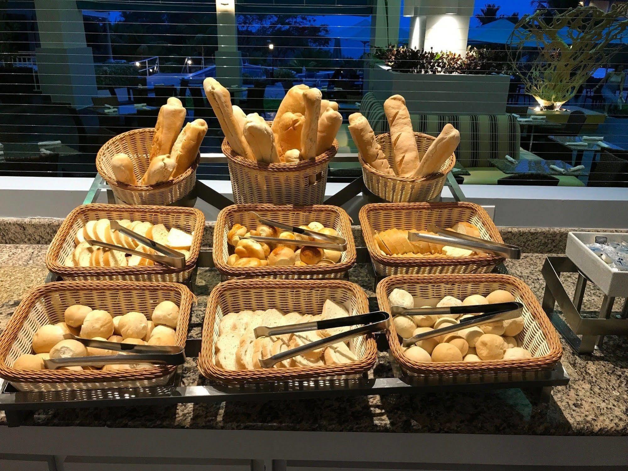 Gran Evenia Bijao Ξενοδοχείο Santa Clara  Εξωτερικό φωτογραφία Bread at a buffet