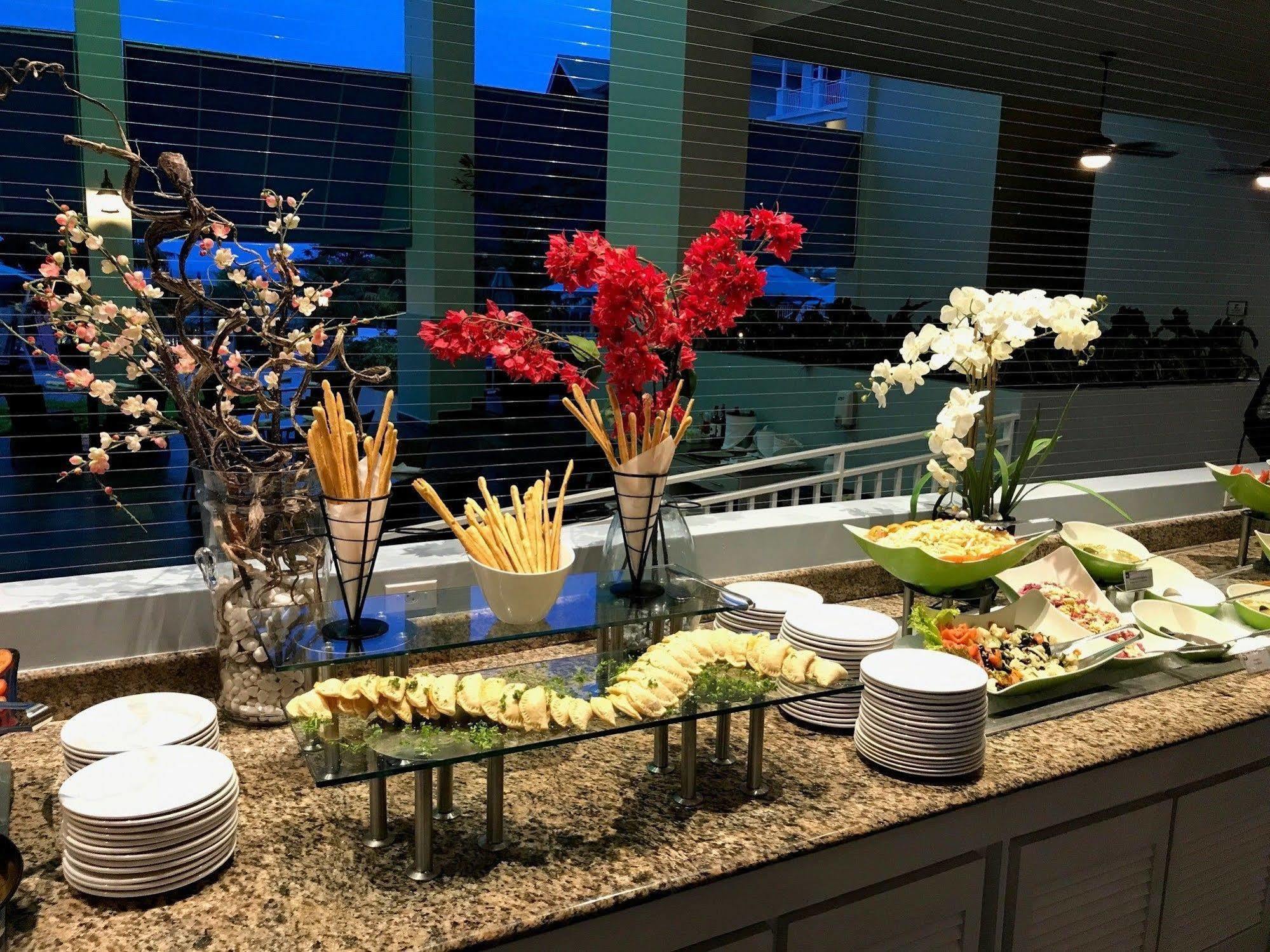 Gran Evenia Bijao Ξενοδοχείο Santa Clara  Εξωτερικό φωτογραφία A buffet at a wedding reception